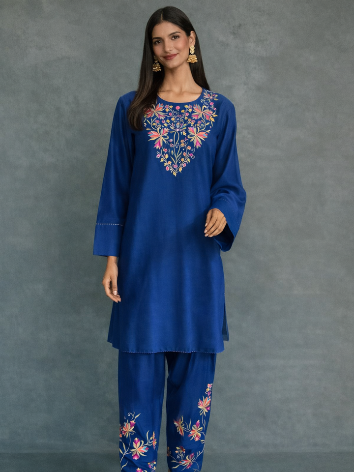 BLUE EMBROIDERED KURTA AND PANTS