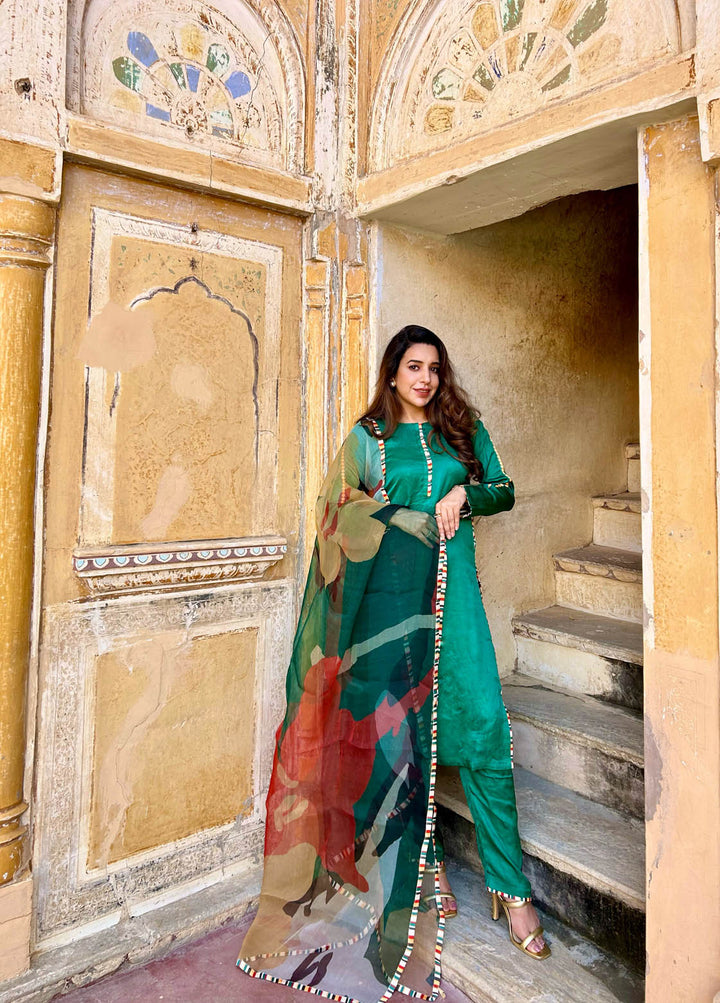 Silkeena Kaur In Guldasta Kurta Set